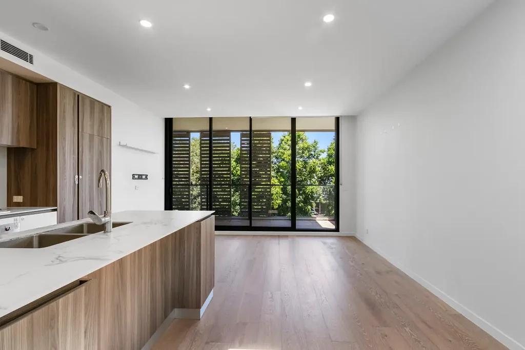 North Ryde 2ห้องนอน Sought after corner position within Macquarie Green