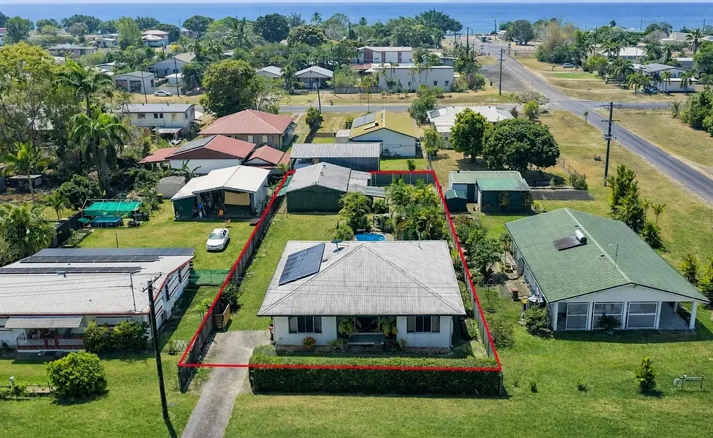 Cardwell 3બેડરૂમ Stylish 3 bedroom, 2 bathroom family home with a pool and shed