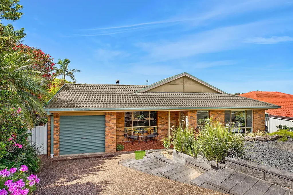 15 Walch Avenue, Bateau Bay, NSW 2261