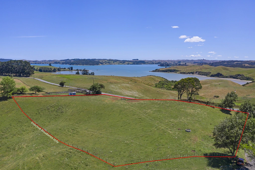 Raglan Elevated Block With Stunning Views in Raglan