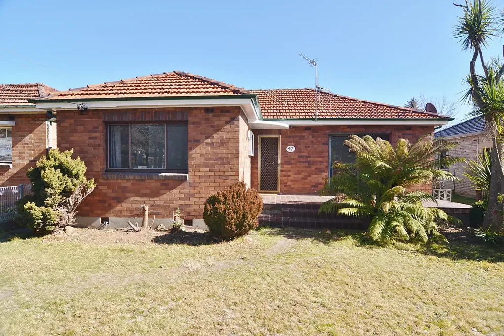IDEALLY LOCATED FAMILY HOME