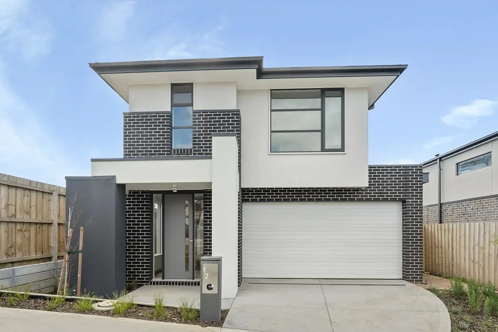 Brand New 4-Bedroom Townhouse in a Prime St Helena Location!
