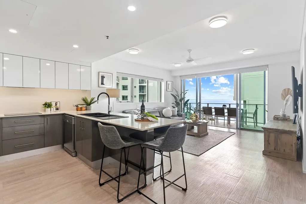 Cairns City 2 Bedroom Dual Key Luxury Oceanfront City Living – Nest and Invest