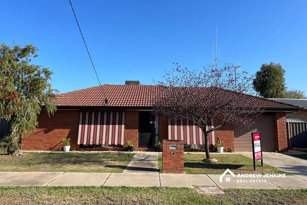 Cobram 2 Bedroom Perfect Investment or First Home –Walking Distance to Town Centre