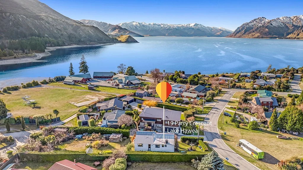Lake Hawea 3ਬੈੱਡਰੂਮ Views, Space & Potential