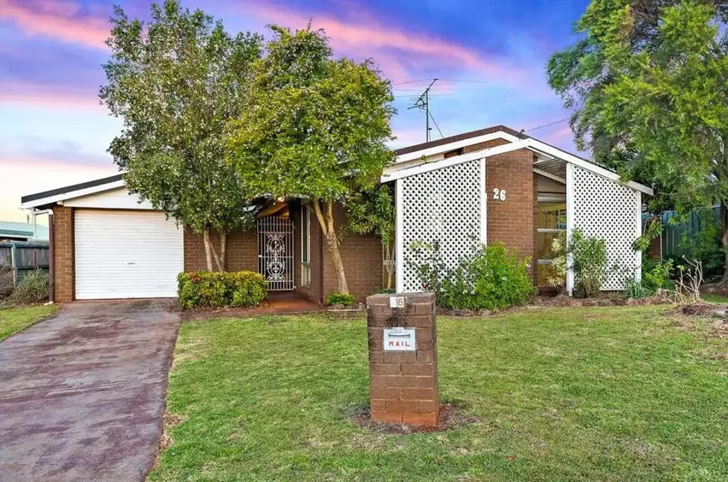 Harristown 3房 海景豪宅 200㎡全幅地 私人码头 顶级装修 尊贵生活 Spacious Brick in Sought After Location + Shed