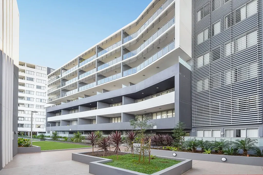 Luxury one bedroom apartment for lease in the heart of Canterbury!