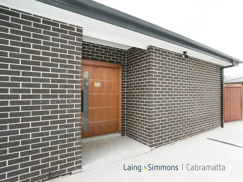 BRAND-NEW 3 BEDROOMS GRANNY FLAT