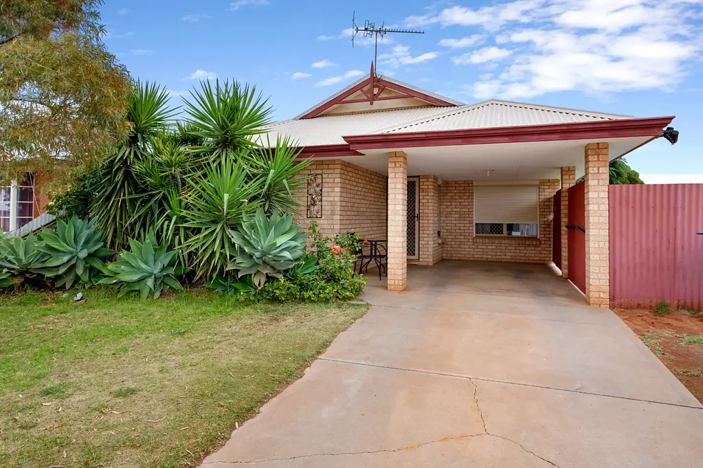 Well presented Brick and Iron home.