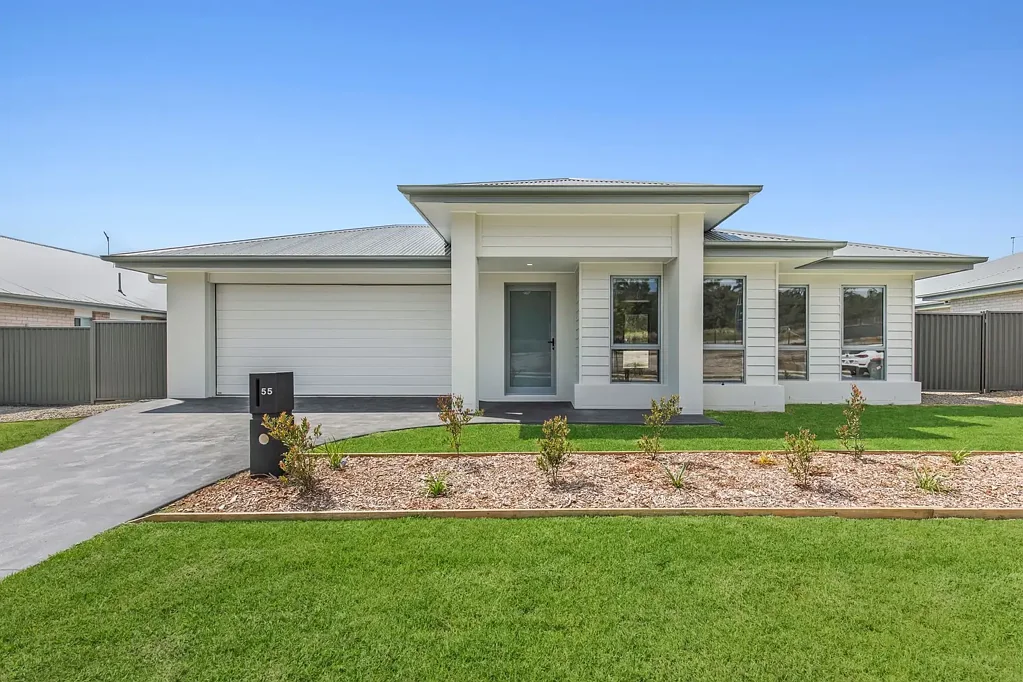 Moonee Beach 4બેડરૂમ Brand-New Coastal Masterpiece in Moonee Beach Estate
