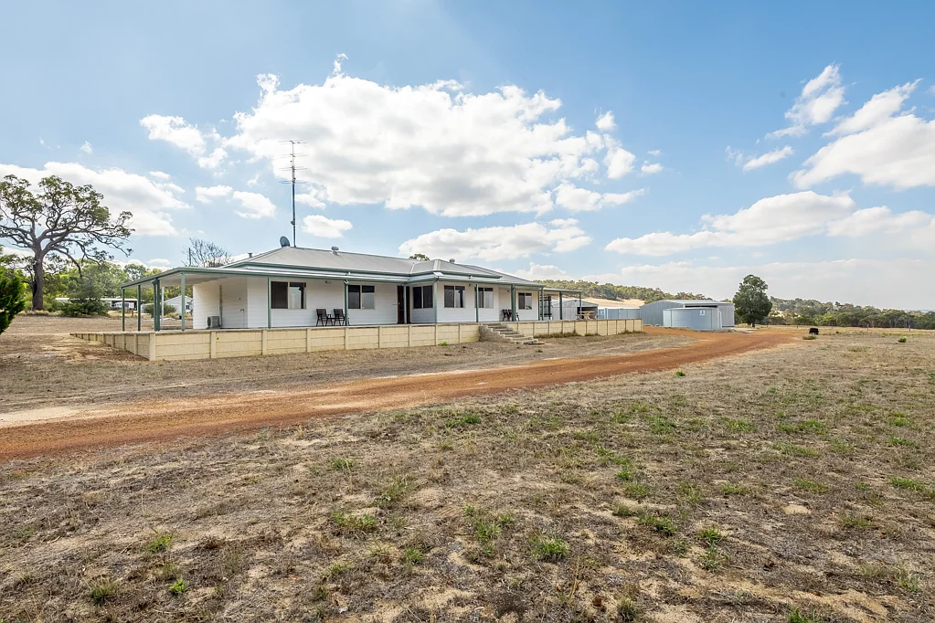 76 Harvester Dr, Toodyay, WA 6566