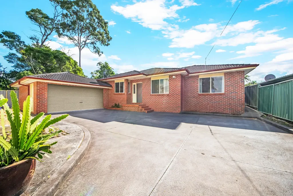 Single level brick home conveniently located in Mt Kuring-gai