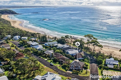 Narrawallee 5 Slaapkamer Tightly Held Coastal Classic with Sweeping Ocean Views