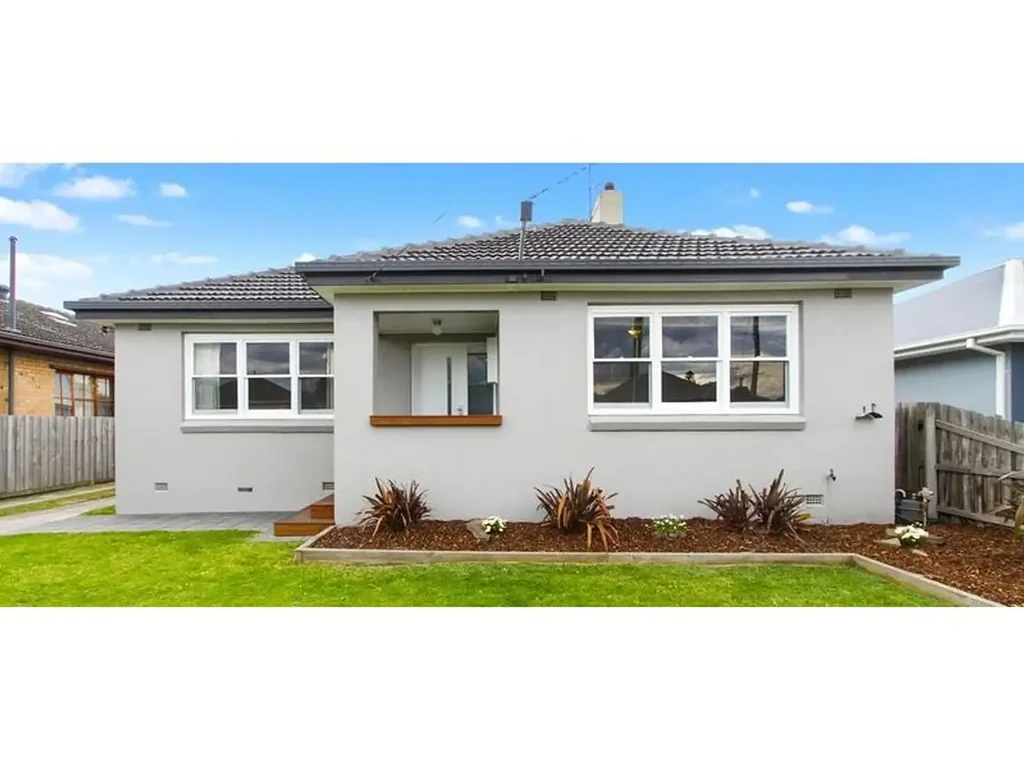 Beautiful refurbished three bedroom home!
