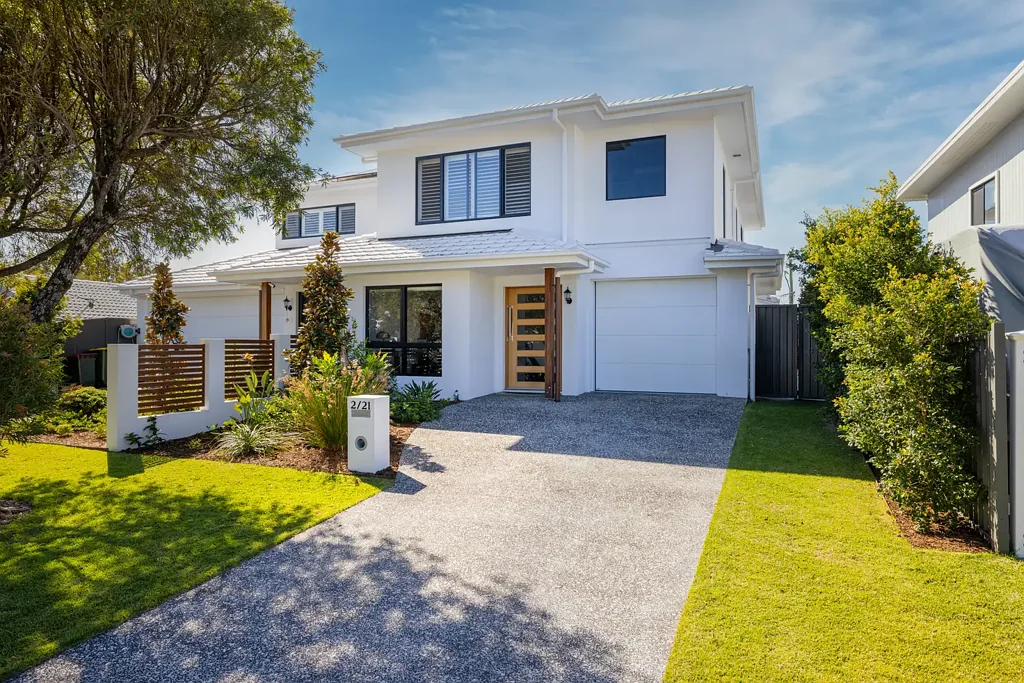 Currimundi 3침실 Coastal Luxury Meets Contemporary Living