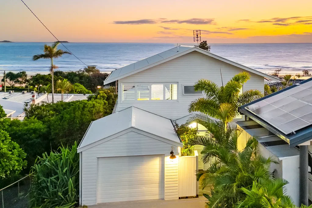 Kingscliff 6房  NORTH FACING VIEWS TO WHITE WATER SURF, OCEAN AND KINGSCLIFF BEACH