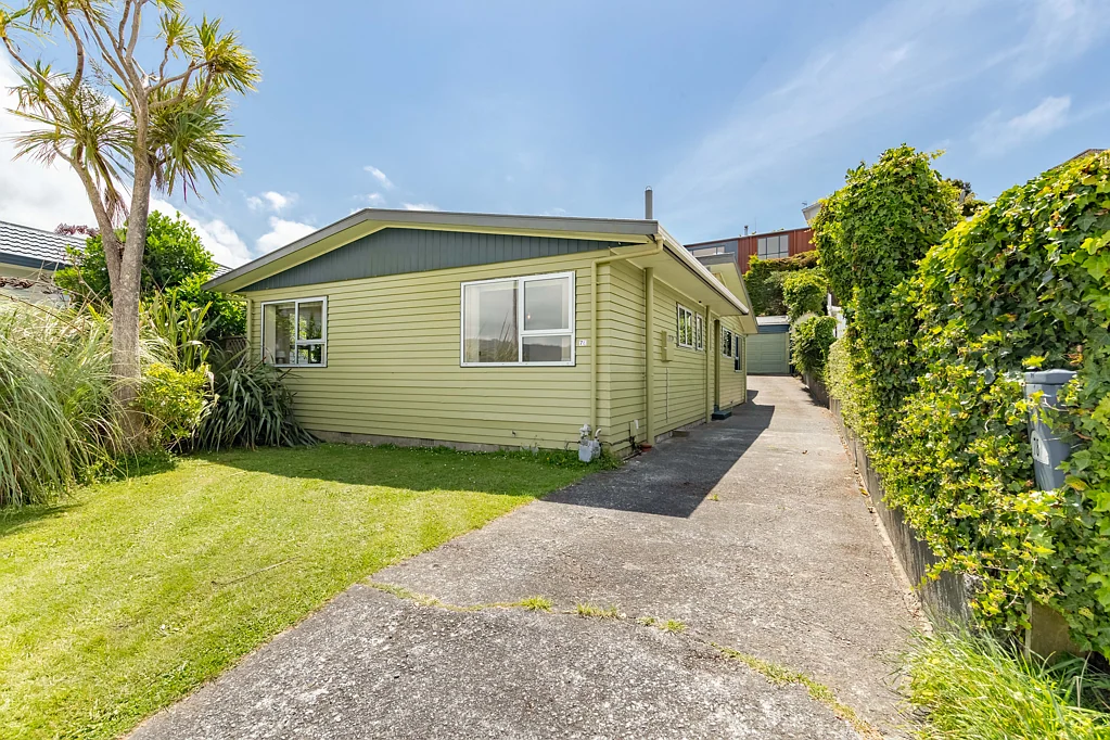 78 Stewart Drive, Newlands, Wellington