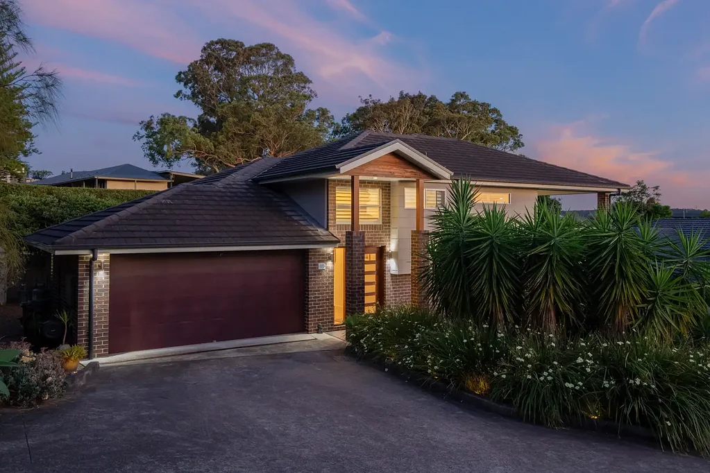 Speers Point 5房  Luxury Lakeside Living - Tranquil Family Retreat