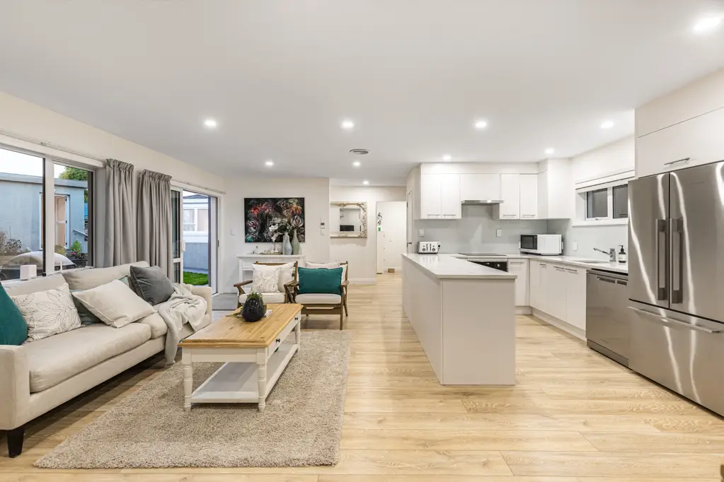 Remuera 4Habitaciones 2021 Concrete & Cedar | Four Bedroom + Studio