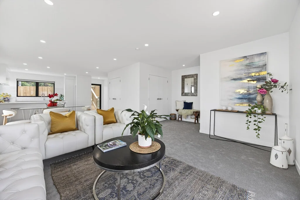 Flat Bush 3房  Brand New Modern Easy Care Living Starts Here