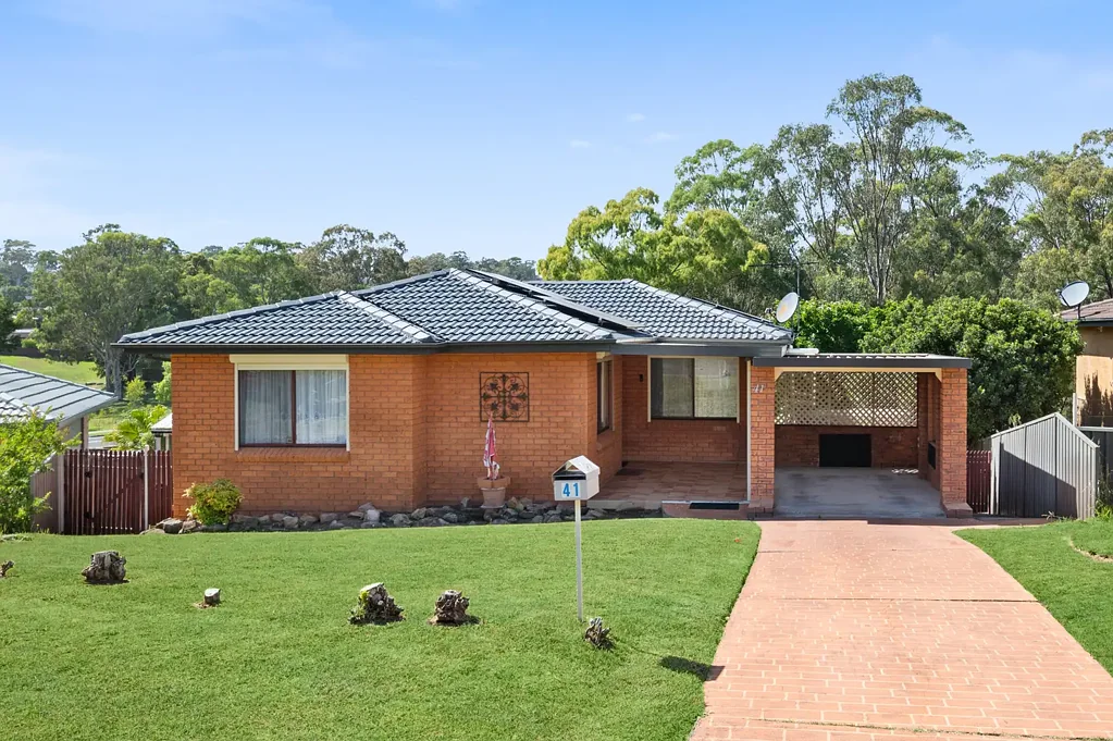 41 Lillyvicks Crescent, Ambarvale, NSW 2560
