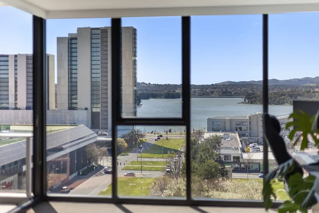 Belconnen 1ਬੈੱਡਰੂਮ North Facing with Waterfront Views