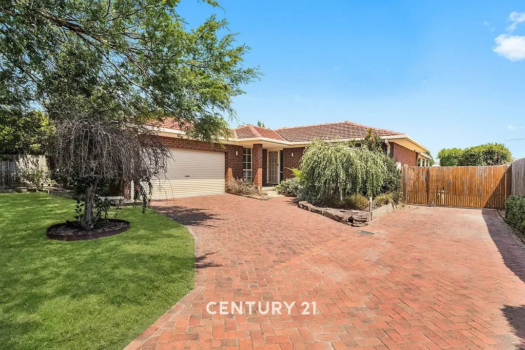 19 Hedgeley Drive, Berwick, VIC 3806