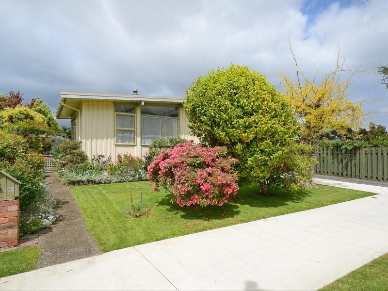 36 California Drive, Totara Park, Upper Hutt, 4 Schlafzimmer, 2 Badezimmer