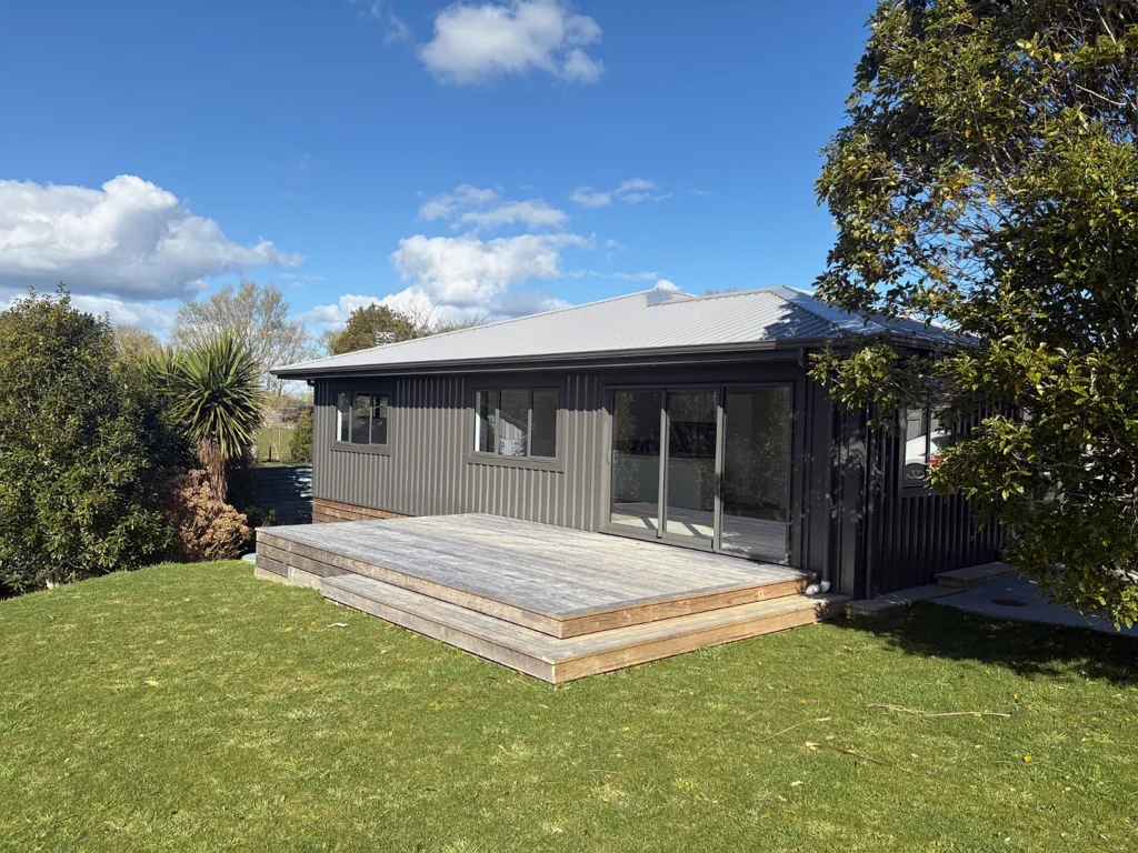 NEW LIVING IN ELTHAM