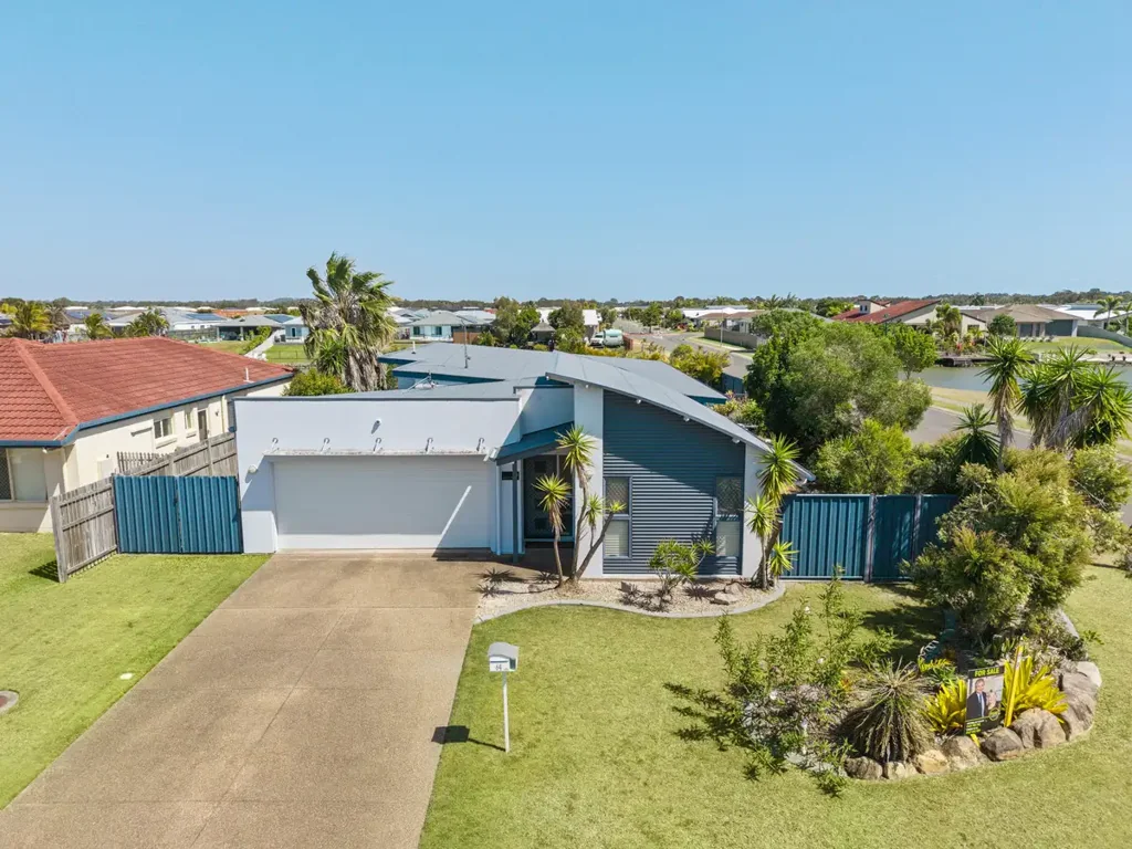 Eli Waters 4બેડરૂમ FAMILY HOME WITH WATER VIEWS, POOL & ROOM FOR THE BOAT