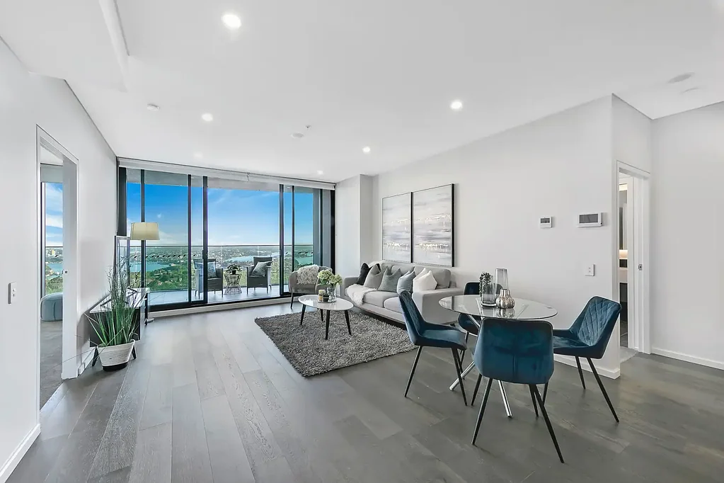 St Leonards 2 Bedroom Harbour View Delight in the Prestige Landmark