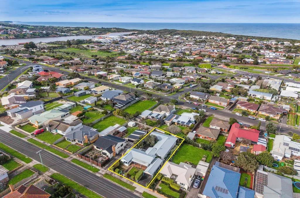 Warrnambool 4 Bedroom YOUR OWN RESORT!