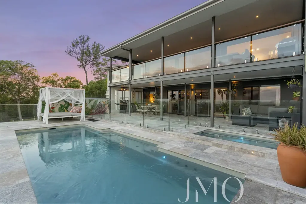 Ormeau Hills 4ห้องนอน Where the Awe-Inspiring Views Never Stop and the Horizon Feels Infinite