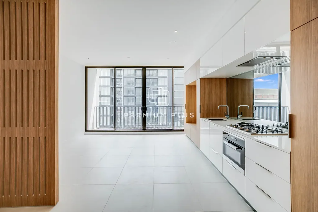 Waterloo Modern Studio in Award-Winning “Waterfall by Crown Group” – Prime Waterloo Location