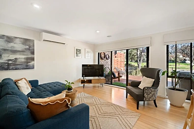 10 Lyttleton Crescent, Cook, ACT 2614, 2 Schlafzimmer, 1 Badezimmer, Townhouse