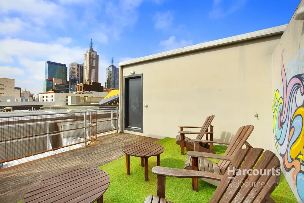 Furnished Apartment With Your Own Private Rooftop Balcony