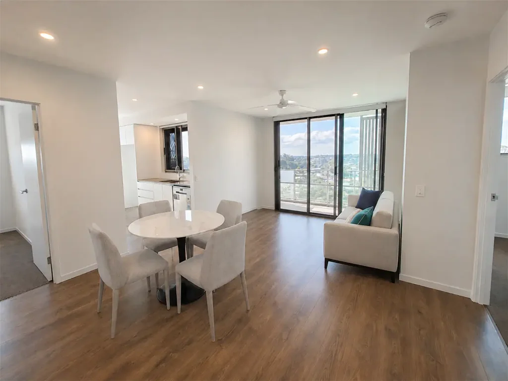 Fully furnished two bedroom apartment in Upper Mount Gravatt Prime Location