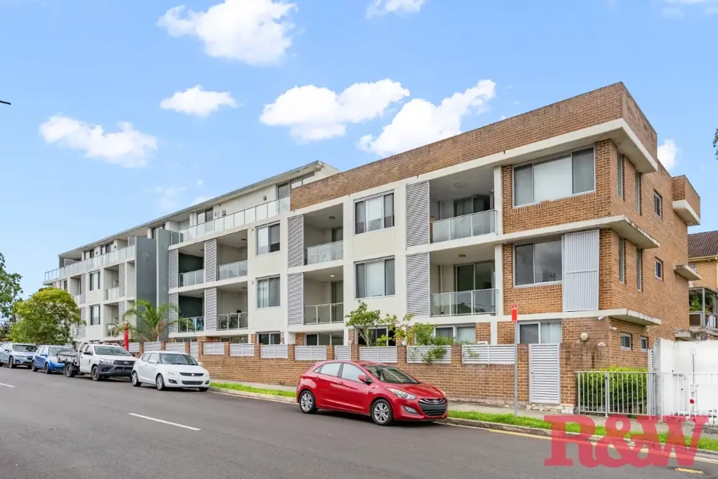Modern 2 bedroom unit
