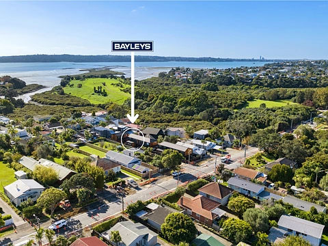 Point Chevalier 3房  Vacant and ready for your inspection- move in now