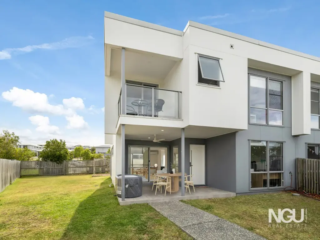 496 Grande Avenue, Spring Mountain, QLD 4300