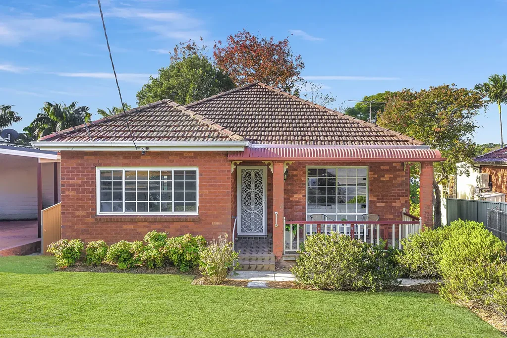 Loftus 4 Bedroom Charming family home in a peaceful, sunny setting.