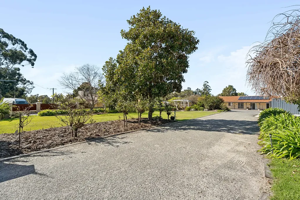 Canning Vale 6침실 Amazing Established Operating Kennel Property on One Acre of Land + 4x2 Residence + 2 Bedroom Granny Flat