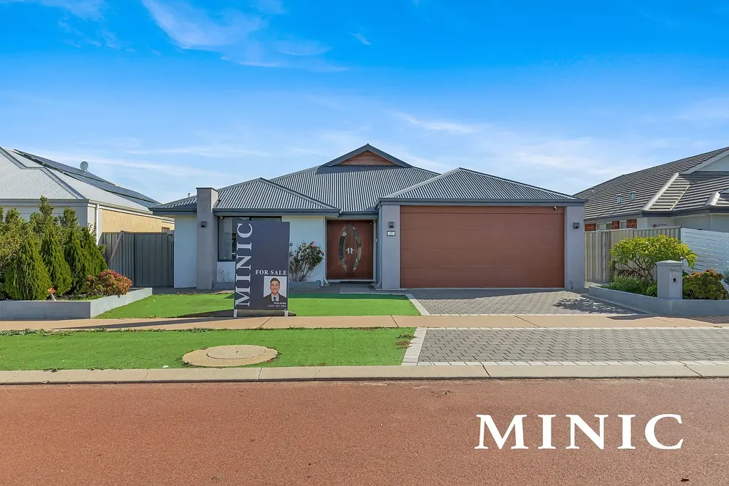 Byford 4 Bedroom Modern Family Living in The Glades!!!