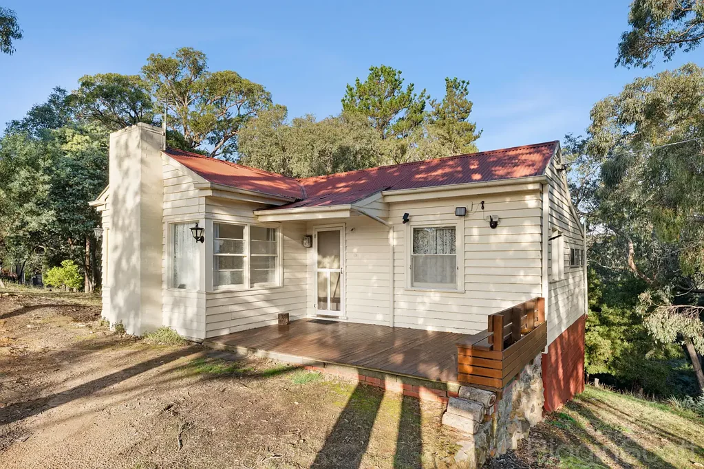 Hepburn Springs 3房  Charming Country Home in Peaceful Hepburn Springs Setting