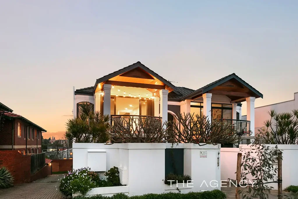 Mosman Park 3ਬੈੱਡਰੂਮ IN THE ZONE – BETWEEN ‘FRESHIES’ & DUTCH INN