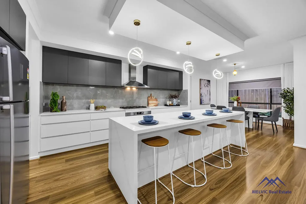Clyde North 5房  Luxury 5 Bedroom Home with Multiple Living Areas in Clyde North