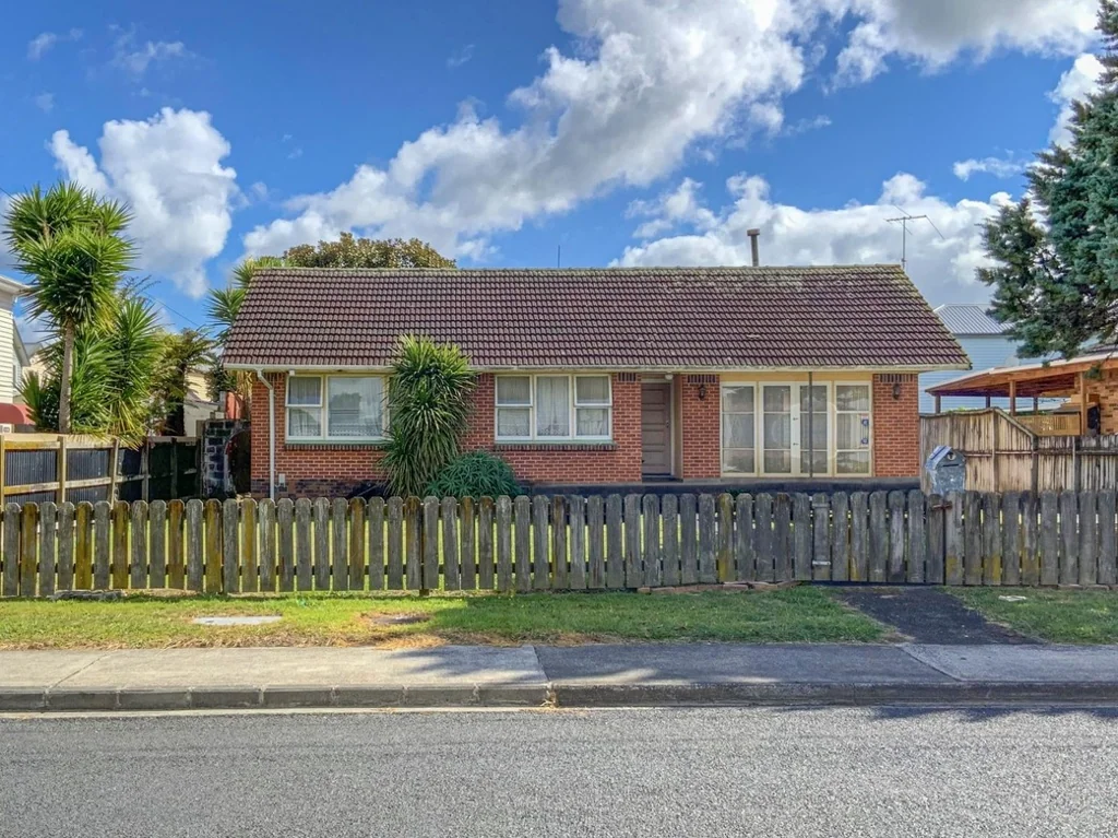 PAPAKURA, 3 BEDROOMS