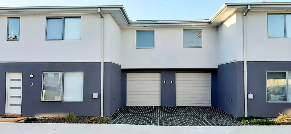 Queanbeyan 3房  Central Modern Living with Energy-Efficient Features