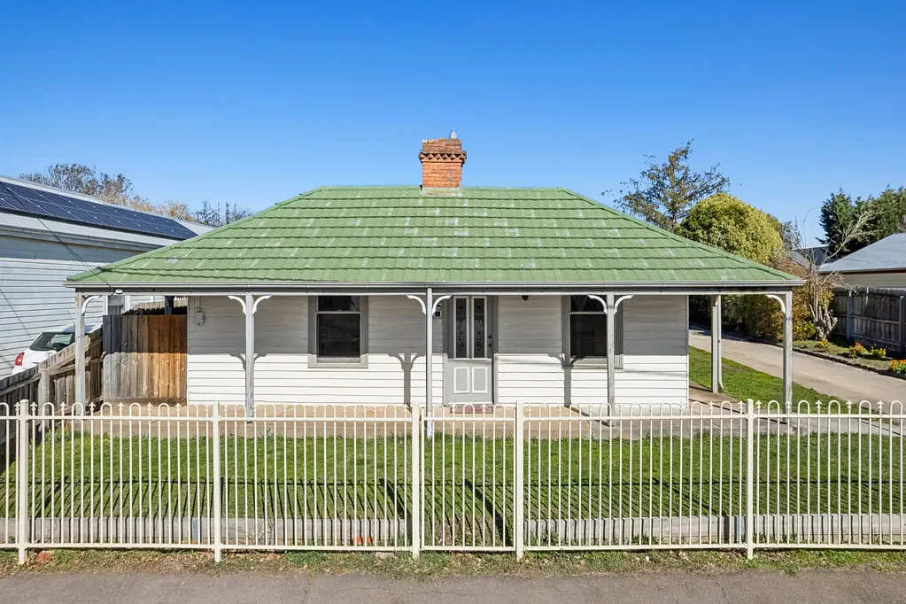Kyneton 3 Bedroom Location, Location on Lovely Lauriston Street