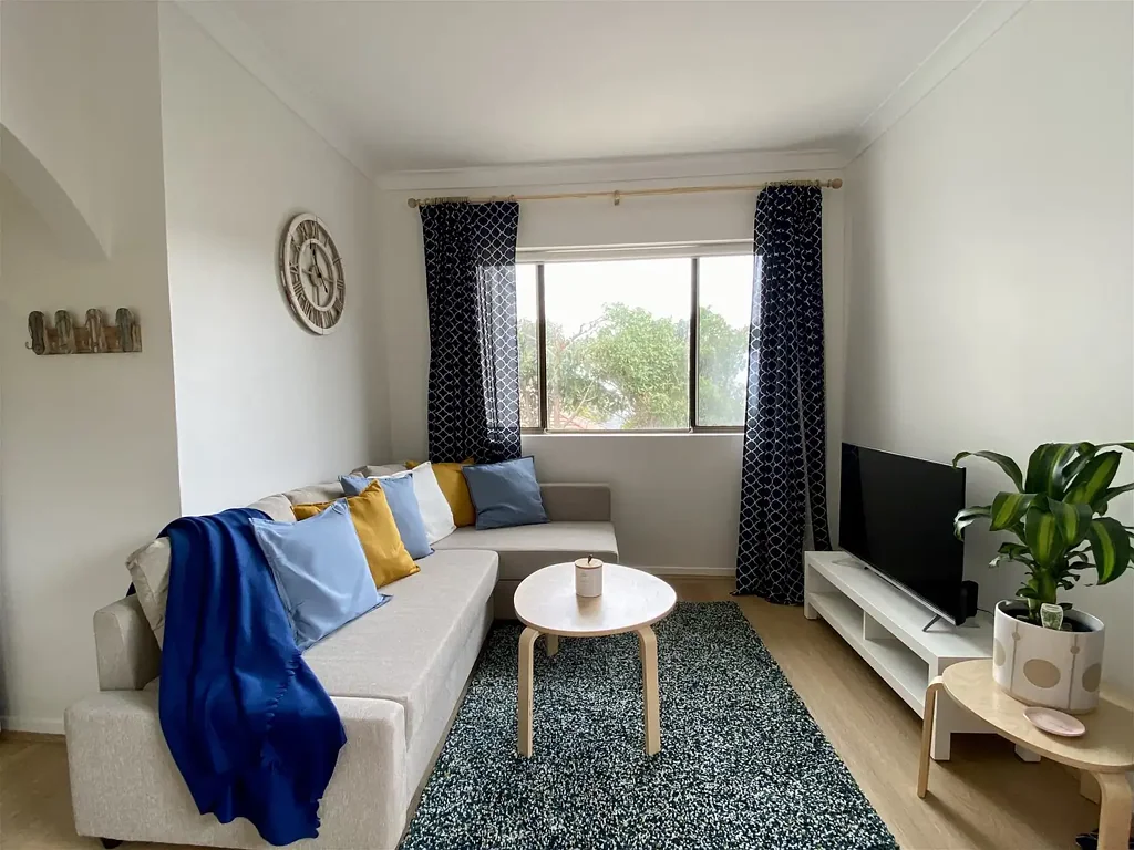 Furnished Apt - 10 min Walk to the Beach